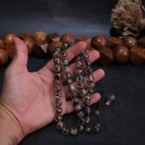 سبحة نادرة من جلد الثعبان